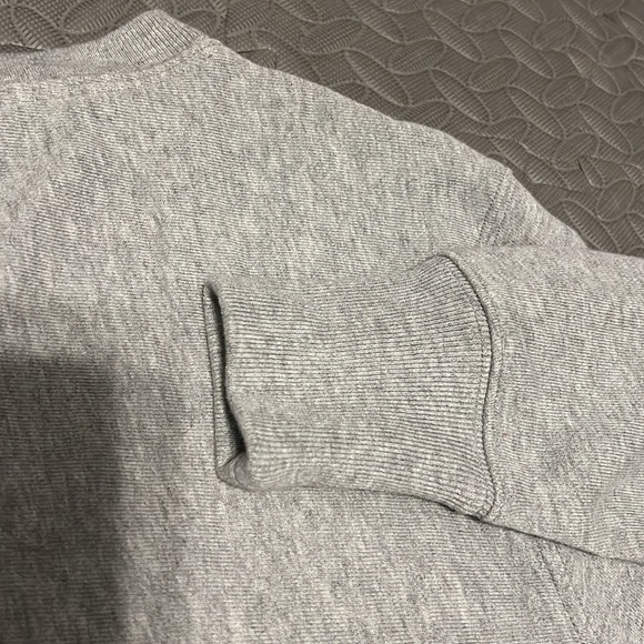 Like New Victoria’s Secret PINK Boxy Crop Sweatshirt - Picture 5 of 6